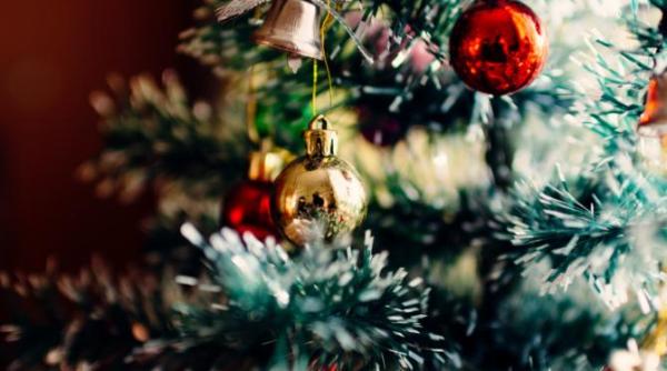 ucraina si a mutat craciunul pe 25 decembrie ce spun lucratorii dintr o fabrica de decoratiuni festive