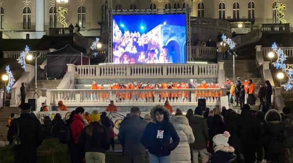 video colindul o ce veste minunata cantat de mii de oameni la iasi pr dan damaschin 1 minut si 34 de secunde pentru fiul lui dumnezeu si sufletul tau