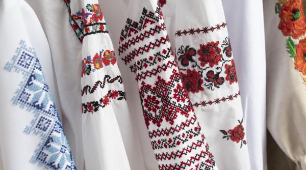 ia reginei maria cea mai valoroasa piesa din muzeul satului dimitrie gusti este clasat deja in tezaur