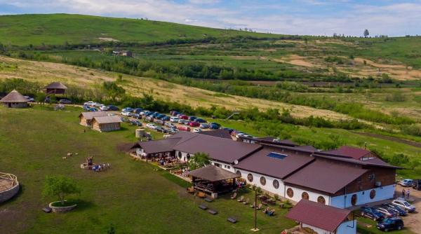 ipoteze in cazul tragediei de la ferma dacilor de ce nu s au mai putut salva persoanele cazate la mansarda foto