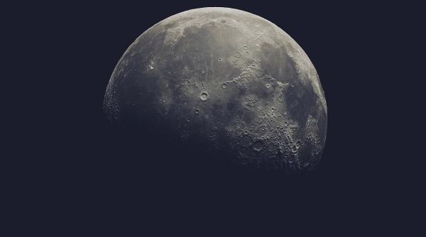 japonia vizeaza statutul de a cincea tara care aterizeaza cu succes pe luna in mijlocul unei competitii intense in spatiu