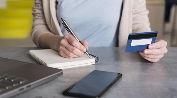 guvernul creste salariile angajatilor din invatamant