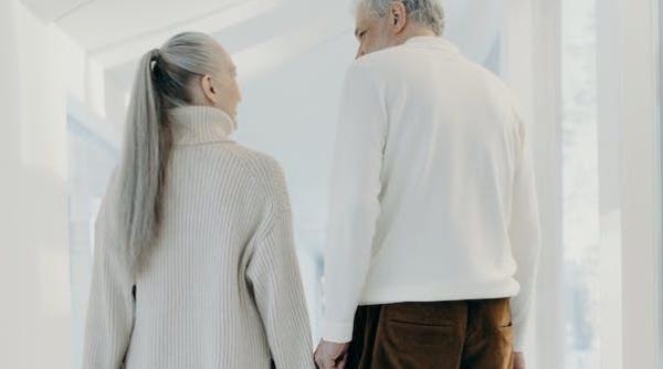 peste 1 milion de francezi au parasit tara la pensionare tarile care se bat pentru ei cu masuri fiscale prietenoase vrem ca pensionarii sa se stabileasca aici avem o tara frumoasa