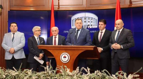 sarbii din bosnia vor sa si organizeze propriile alegeri dodik legea este deja pregatita