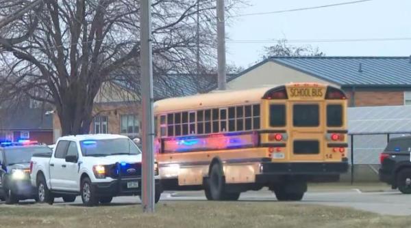 atac armat la un liceu din sua un elev a impuscat sase persoane inainte de a se sinucide