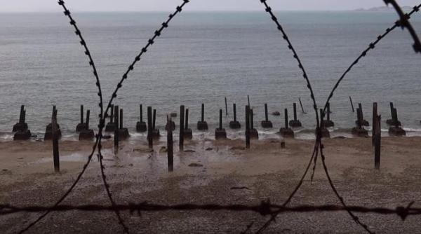 coreea de nord a tras catre insula yeonpyeong din coreea de sud au fost emise avertismente de evacuare