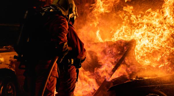 doi morti si mai multi raniti dupa explozia unui autobuz intr un cartier din kabul video