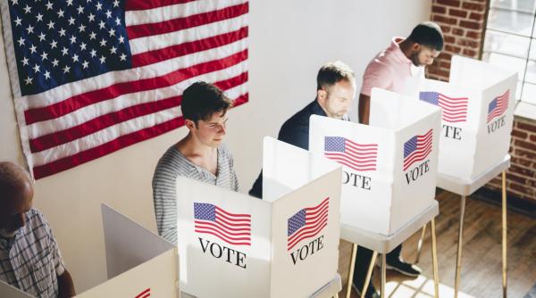 chirieac pe cine alege poporul american acela este foarte bun si cu el trebuie romania sa lucreze si sa conlucreze