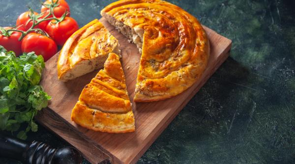 ti a ramas carne tocata de la sarbatori dar te ai saturat de sarmale fa o placinta aperitivul traditional numai bun pentru zile geroase