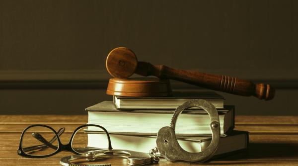 doi fosti ministri polonezi desi gratiati trebuie sa mearga la inchisoare decizia judecatoreasca este scandaloasa