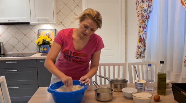 mirela vaida paine de casa facuta in cuptor dupa reteta mamei ei de ce pune iaurt grecesc in aluat