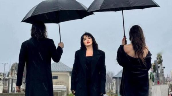 ana morodan intr o sesiune foto neobisnuita in cimitir am venit sa mi ingrop trecutul