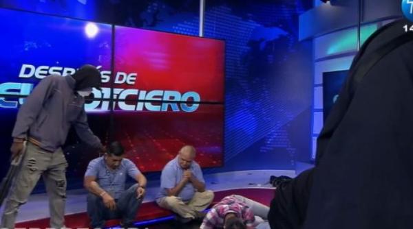 impuscaturi auzite in direct in timp ce studioul de televiziune din ecuador a fost luat cu asalt