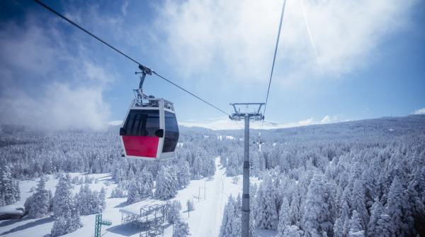 o telecabina dintr o statiune de schi din austria s a prabusit patru persoane au fost grav ranite