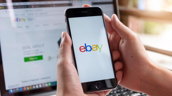 ebay a fost de acord sa plateasca trei milioane de dolari dupa ce angajati ai companiei au condus o campanie care a indus teroare emotionala psihologica si fizica unor bloggeri critici