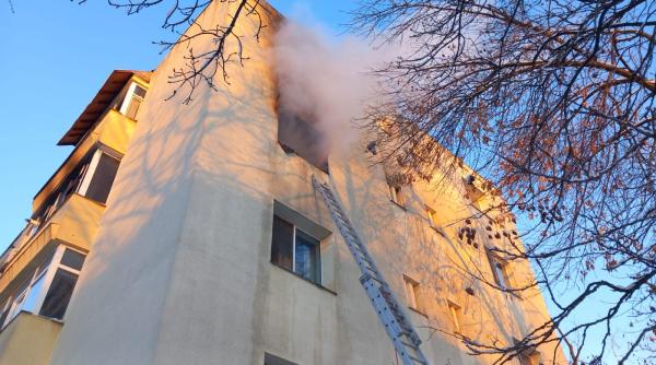 rasturnare de situatie in cazul mamei din iasi care s a aruncat cu copilul pe geam cercetari pentru omor dupa ce bebelusul a murit avertimentul pe care femeia il primise de la tatal politist