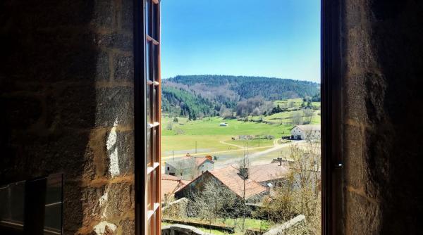 se vinde un castel in franta imagini cu proprietatea de 650 000 de euro