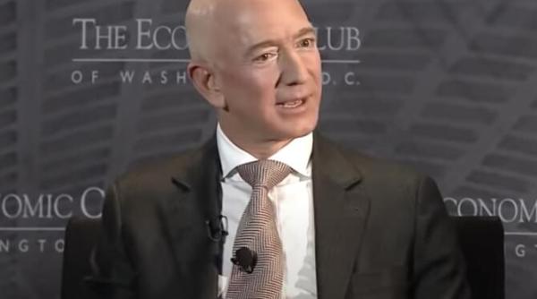 cum a ajuns jeff bezos la numele amazon pentru compania sa