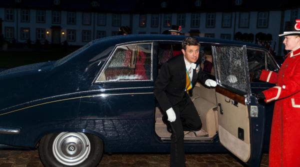 detalii mai putin cunoscute despre frederik al x lea printul petrecaret care a devenit rege al regatului danemarcei asemanarea cu charles al iii lea