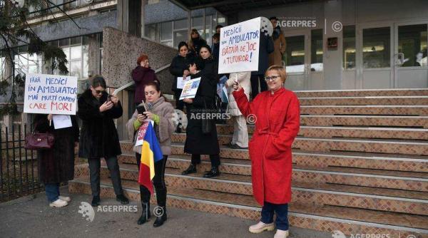 protestul medicilor de familie ministerul sanatatii asteapta rezolvarea crizei de la finante si cnas