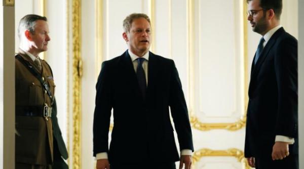 marea britanie va trimite 20 000 de soldati la un exercitiu militar nato pentru a exersa respingerea unei invazii rusesti