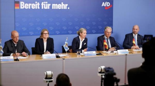 un consilier german a fost concediat deoarece este acuzat ca a participat la o intalnire cu activisti neonazisti