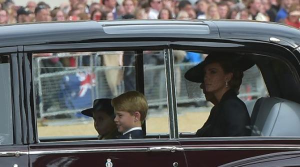 misterioasa problema pentru care s a operat printesa kate presa britanica e plina de speculatii si publica intregul ei istoric medical video