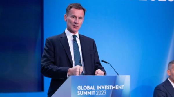 trump a fost avertizat de ministrul britanic de finante ar fi o greseala profunda sa ne intoarcem la protectionism