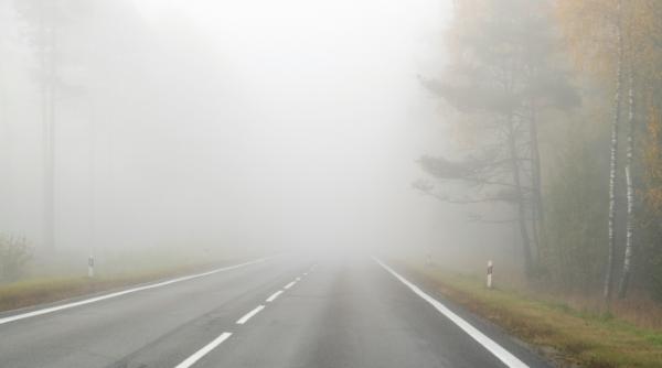 vant puternic de pana la 100 km h au fost emise alerte de vant si ceata densa