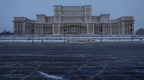 marele protest organizat de omul lui sosoaca foto din 5 000 de protestatari si 100 de tractoare asteptate doar un tractor si o masina suv se afla in piata