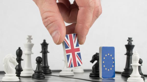 sadiq khan eliberati tinerii de restrictiile privind munca si calatoriile impuse de brexit