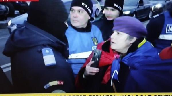 scandal intre protestatari si jandarmi pe centura capitalei du te si pazeste codrii tarii nu plosnitele politice