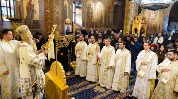 slujire arhiereasca la catedrala din targoviste in duminica lui zaheu vamesul