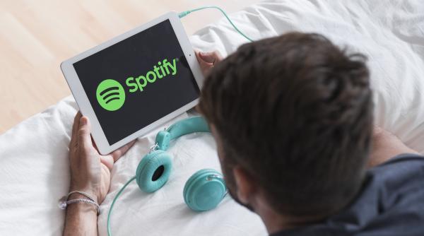 spotify ataca comisionul scandalos de 27prc perceput de apple