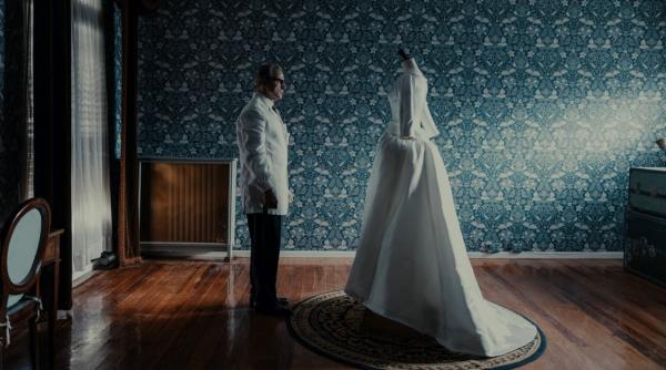 povestea unuia dintre cei mai cunoscuti designeri balenciaga intr un serial marca disney