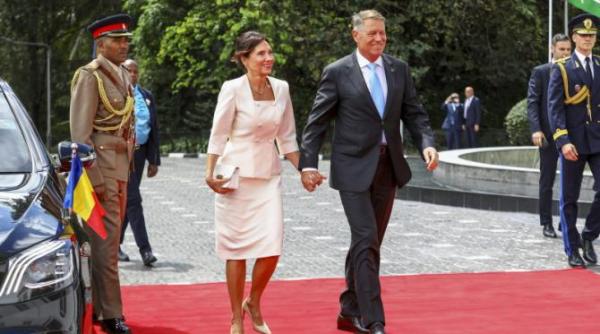 in ciuda nemultumirilor din tara cuplul prezidential ar urma sa se pregateasca de un nou turneu diplomatic in oman vietnam si coreea de sud