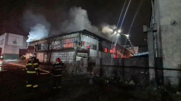 incendiul care a distrus serverele inchisorii jilava a mistuit si etajul la care se afla arhiva sipa