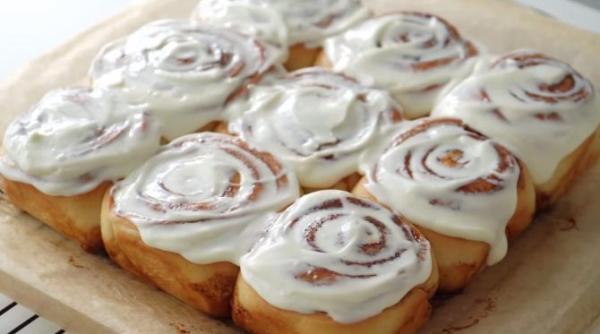 rulourile cu scortisoara desertul delicios ce dispare aproape instant din farfurie