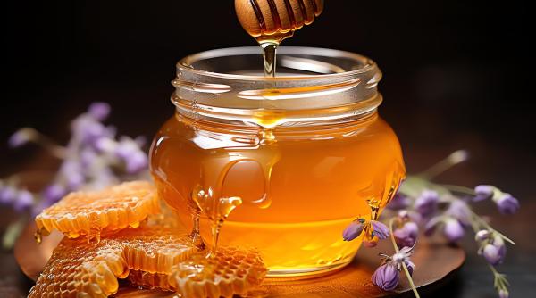 ce este stratul alb din borcanele cu miere