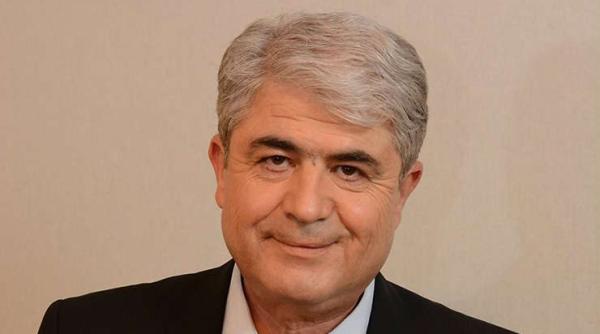 cui ii pasa de adevar in romania de astazi dumitru bortun sunt niste smecheri care se prefac ca dezbat pentru un adevar sau pentru o solutie ca sa se confirme pe ei