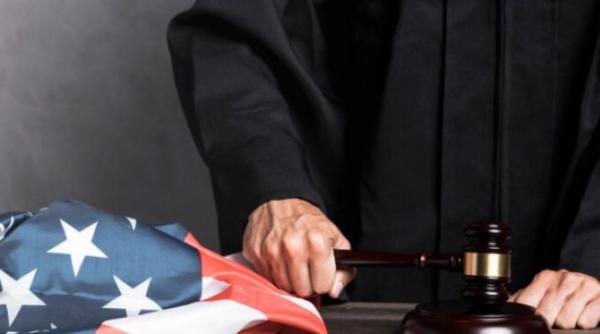 ghislaine maxwell iubita de lunga durata a lui epstein scrie un memoriu in spatele gratiilor pentru a combate dezinformarea despre legaturile sale cu pedofilul