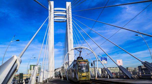 nicusor dan da vina pe bucuresteni pentru aglomeratia din trafic certuri intre primari