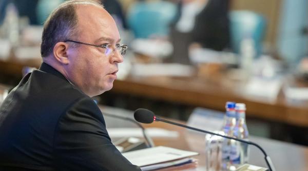 bogdan aurescu eliberat din functia de consilier prezidential pentru politica externa va depune juramantul la curtea internationala de justitie din haga