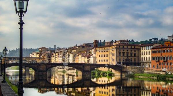 directoarea unui celebru muzeu din florenta suparata pe cei 5 milioane de turisti a comparat orasul cu o prostituata insulta la adresa intregii italii