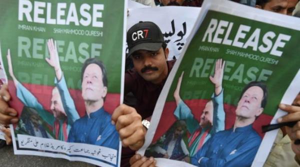 fostul premier pakistanez imran khan condamnat la 10 ani de inchisoare pentru divulgarea de secrete de stat