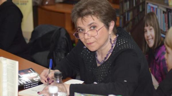 interviu cu teodora matei scriitoarea care ti va capta sufletul intre pagini de poveste