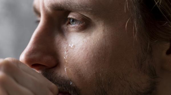 daca plangi in timp ce vezi filme probabil este un semn al puterii tale emotionale