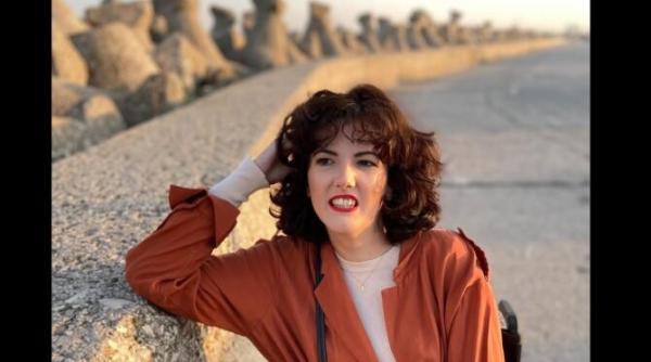 daniela simulescu in lacrimi la un an de la moartea rodicai mitu nu ne am obisnuit cu ideea ne e inca foarte greu acest doliu e unul persistent suntem alaturi de mama ei video