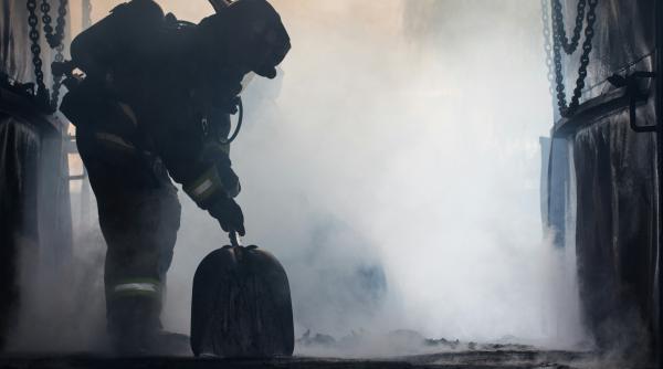 incendiu puternic la un transformator de la hidrocentrala portile de fier i update se depun toate eforturile pentru a minimiza impactul incidentului video