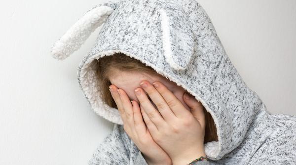 cazul fetitei ucise in bataie de propria mama corpul de control trimis la dgaspc galati dar si la directia de asistenta sociala